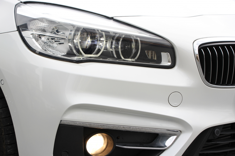 BMW 2シリーズ 218d ｸﾞﾗﾝﾂｱﾗｰ ﾗｸﾞｼﾞｭｱﾘｰ 真珠色 ADｱｸﾃｨﾌﾞｾｰﾌﾃｨ 追従ACC HUD ｻﾄﾞﾙﾌﾞﾗｳﾝﾚｻﾞｰ ｼｰﾄﾋｰﾀｰ 3列7人乗り変更後ﾀｯﾁ画面対応NEWﾅﾋﾞLEDﾍｯﾄﾞﾗｲﾄ MｽﾎﾟｰﾂOP18AW Pｱｼｽﾄ Bｶﾒﾗ ｲﾝﾃﾘｾｰﾌ ｺﾝﾌｫｰﾄP 電動Rｹﾞｰﾄ 2年保証