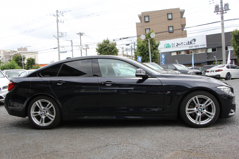 BMW 4シリーズ 420i ｸﾞﾗﾝｸｰﾍﾟMｽﾎﾟｰﾂ ｱｲﾎﾞﾘｰﾎﾜｲﾄﾚｻﾞｰ ｼｰﾄﾋｰﾀｰ 追従ACC REMUSﾏﾌﾗｰ 後期仕様ﾌﾙLEDﾃｰﾙ 衝突軽減ﾌﾞﾚｰｷ 車線逸脱警告 歩行者警告 HDDﾅﾋﾞBluetooth接続 ﾊﾟﾄﾞﾙｼﾌﾄ 専用ｴｱﾛ 電動ﾘｱｹﾞｰﾄ 2年保証