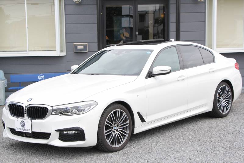 BMW 5シリーズ 530i Mｽﾎﾟｰﾂ ｾﾚｸﾄP 型式変更後｢ABA-JR20｣ 1ｵ-ﾅ ｻﾝﾙｰﾌ ﾊｰﾏﾝｶｰﾄﾞﾝ 252馬力 全席ﾋｰﾀｰ黒革 HUD 追従ACC ｽﾃｱﾘﾝｸﾞｻﾎﾟｰﾄ LEDﾍｯﾄﾞﾗｲﾄ ｵｰﾄﾊｲﾋﾞｰﾑ ﾀｯﾁ画面HDDﾅﾋﾞTV 360度ｶﾒﾗ Mspﾌﾞﾚｰｷ 19AW 電動ﾄﾗﾝｸ 専用ｴｱﾛ 2年保証