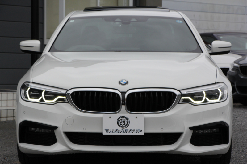 BMW 5シリーズ 530i Mｽﾎﾟｰﾂ ｾﾚｸﾄP 型式変更後｢ABA-JR20｣ 1ｵ-ﾅ ｻﾝﾙｰﾌ ﾊｰﾏﾝｶｰﾄﾞﾝ 252馬力 全席ﾋｰﾀｰ黒革 HUD 追従ACC ｽﾃｱﾘﾝｸﾞｻﾎﾟｰﾄ LEDﾍｯﾄﾞﾗｲﾄ ｵｰﾄﾊｲﾋﾞｰﾑ ﾀｯﾁ画面HDDﾅﾋﾞTV 360度ｶﾒﾗ Mspﾌﾞﾚｰｷ 19AW 電動ﾄﾗﾝｸ 専用ｴｱﾛ 2年保証