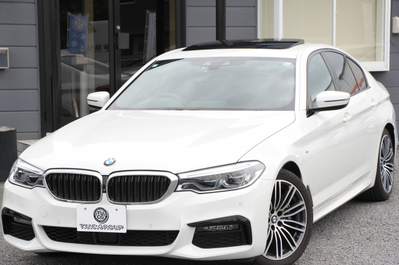 BMW 5シリーズ 530i Mｽﾎﾟｰﾂ ｾﾚｸﾄP 型式変更後｢ABA-JR20｣ 1ｵ-ﾅ ｻﾝﾙｰﾌ ﾊｰﾏﾝｶｰﾄﾞﾝ 252馬力 全席ﾋｰﾀｰ黒革 HUD 追従ACC ｽﾃｱﾘﾝｸﾞｻﾎﾟｰﾄ LEDﾍｯﾄﾞﾗｲﾄ ｵｰﾄﾊｲﾋﾞｰﾑ ﾀｯﾁ画面HDDﾅﾋﾞTV 360度ｶﾒﾗ Mspﾌﾞﾚｰｷ 19AW 電動ﾄﾗﾝｸ 専用ｴｱﾛ 2年保証