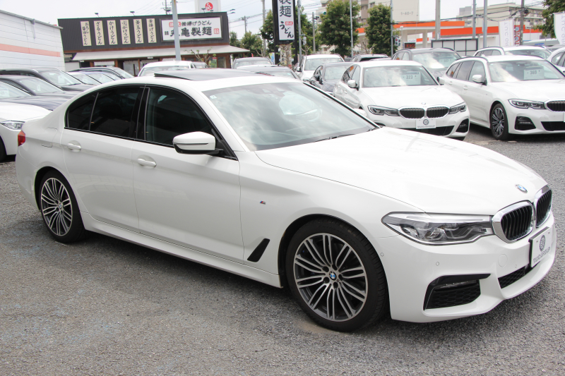 BMW 5シリーズ 530i Mｽﾎﾟｰﾂ ｾﾚｸﾄP 型式変更後｢ABA-JR20｣ 1ｵ-ﾅ ｻﾝﾙｰﾌ ﾊｰﾏﾝｶｰﾄﾞﾝ 252馬力 全席ﾋｰﾀｰ黒革 HUD 追従ACC ｽﾃｱﾘﾝｸﾞｻﾎﾟｰﾄ LEDﾍｯﾄﾞﾗｲﾄ ｵｰﾄﾊｲﾋﾞｰﾑ ﾀｯﾁ画面HDDﾅﾋﾞTV 360度ｶﾒﾗ Mspﾌﾞﾚｰｷ 19AW 電動ﾄﾗﾝｸ 専用ｴｱﾛ 2年保証