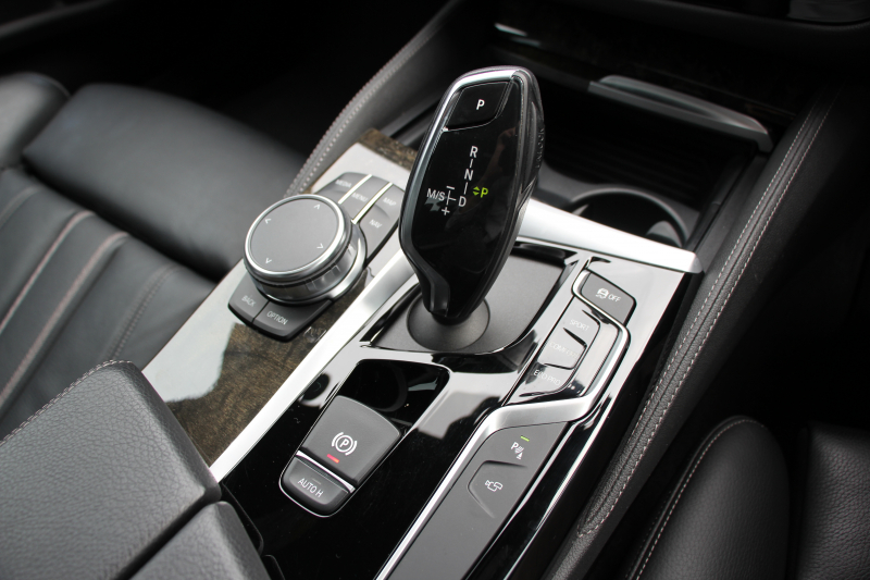 BMW 5シリーズ 530i Mｽﾎﾟｰﾂ ｾﾚｸﾄP 型式変更後｢ABA-JR20｣ 1ｵ-ﾅ ｻﾝﾙｰﾌ ﾊｰﾏﾝｶｰﾄﾞﾝ 252馬力 全席ﾋｰﾀｰ黒革 HUD 追従ACC ｽﾃｱﾘﾝｸﾞｻﾎﾟｰﾄ LEDﾍｯﾄﾞﾗｲﾄ ｵｰﾄﾊｲﾋﾞｰﾑ ﾀｯﾁ画面HDDﾅﾋﾞTV 360度ｶﾒﾗ Mspﾌﾞﾚｰｷ 19AW 電動ﾄﾗﾝｸ 専用ｴｱﾛ 2年保証