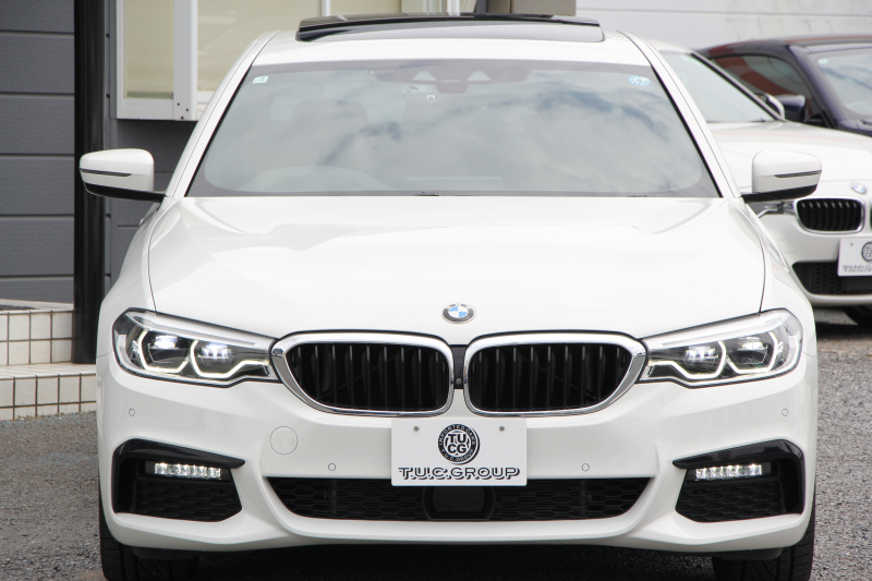 BMW 5シリーズ 530i Mｽﾎﾟｰﾂ ｾﾚｸﾄP 型式変更後｢ABA-JR20｣ 1ｵ-ﾅ ｻﾝﾙｰﾌ ﾊｰﾏﾝｶｰﾄﾞﾝ 252馬力 全席ﾋｰﾀｰ黒革 HUD 追従ACC ｽﾃｱﾘﾝｸﾞｻﾎﾟｰﾄ LEDﾍｯﾄﾞﾗｲﾄ ｵｰﾄﾊｲﾋﾞｰﾑ ﾀｯﾁ画面HDDﾅﾋﾞTV 360度ｶﾒﾗ Mspﾌﾞﾚｰｷ 19AW 電動ﾄﾗﾝｸ 専用ｴｱﾛ 2年保証