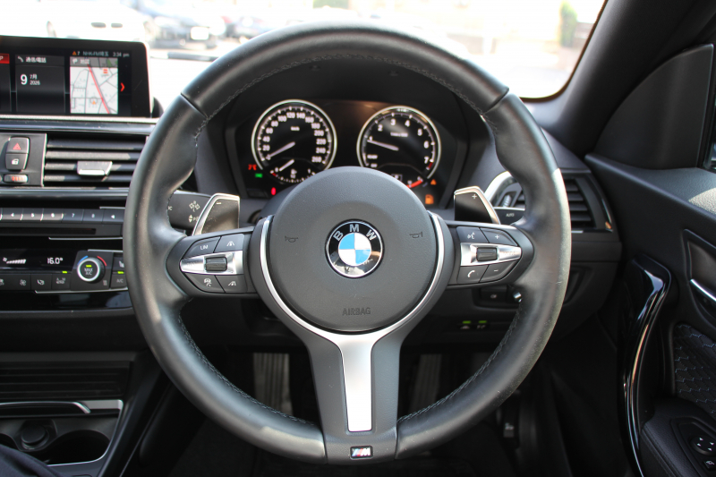 BMW 2シリーズ 220i ｸｰﾍﾟMｽﾎﾟｰﾂ 後期ﾓﾃﾞﾙ 追従ACC LEDﾍｯﾄﾞﾗｲﾄ&ﾃｰﾙ 追従ACC ﾀｯﾁ画面HDDﾅﾋﾞPｱｼｽﾄ ｵｰﾄｴｱｺﾝ 衝突軽減ﾌﾞﾚｰｷ 車線逸脱警告 歩行者警告 専用ｴｱﾛ Bluetooth接続 ｽﾏｰﾄｷｰ 直噴ﾀｰﾎﾞ8速AT 2年保証