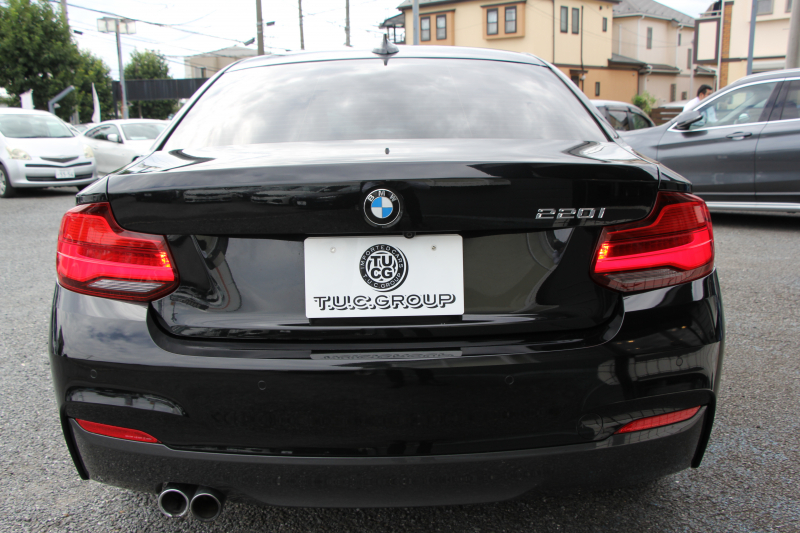 BMW 2シリーズ 220i ｸｰﾍﾟMｽﾎﾟｰﾂ 後期ﾓﾃﾞﾙ 追従ACC LEDﾍｯﾄﾞﾗｲﾄ&ﾃｰﾙ M235i&M240i用18AW  ﾀｯﾁ画面HDDﾅﾋﾞPｱｼｽﾄ ｵｰﾄｴｱｺﾝ 衝突軽減ﾌﾞﾚｰｷ 車線逸脱警告 歩行者警告 専用ｴｱﾛ Bluetooth接続 直噴ﾀｰﾎﾞ8速AT 2年保証