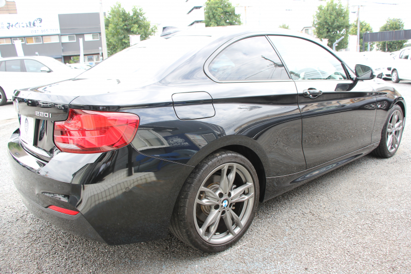 BMW 2シリーズ 220i ｸｰﾍﾟMｽﾎﾟｰﾂ 後期ﾓﾃﾞﾙ 追従ACC LEDﾍｯﾄﾞﾗｲﾄ&ﾃｰﾙ M235i&M240i用18AW  ﾀｯﾁ画面HDDﾅﾋﾞPｱｼｽﾄ ｵｰﾄｴｱｺﾝ 衝突軽減ﾌﾞﾚｰｷ 車線逸脱警告 歩行者警告 専用ｴｱﾛ Bluetooth接続 直噴ﾀｰﾎﾞ8速AT 2年保証
