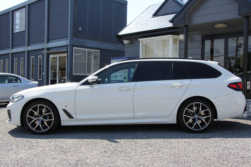 BMW 5シリーズ 530i ﾂｰﾘﾝｸﾞMｽﾎﾟｰﾂ ｾﾚｸﾄP 後期 1ｵﾅ 高出力 252馬力 ﾊﾟﾉﾗﾏｻﾝﾙｰﾌ 全席ﾋｰﾀｰ黒革 ﾊｰﾏﾝｶｰﾄﾞﾝｻﾗｳﾝﾄﾞｱﾀﾞﾌﾟﾃｨﾌﾞｻｽ Mspﾌﾞﾚｰｷ ｻﾝﾌﾟﾛﾃｸｼｮﾝｶﾞﾗｽ 渋滞ﾊﾝｽﾞｵﾌ 追従ACC HUD LEDﾍｯﾄﾞﾗｲﾄ 360度ｶﾒﾗ ｱｯﾌﾟﾙｶｰﾌﾟﾚｲ 2年保証