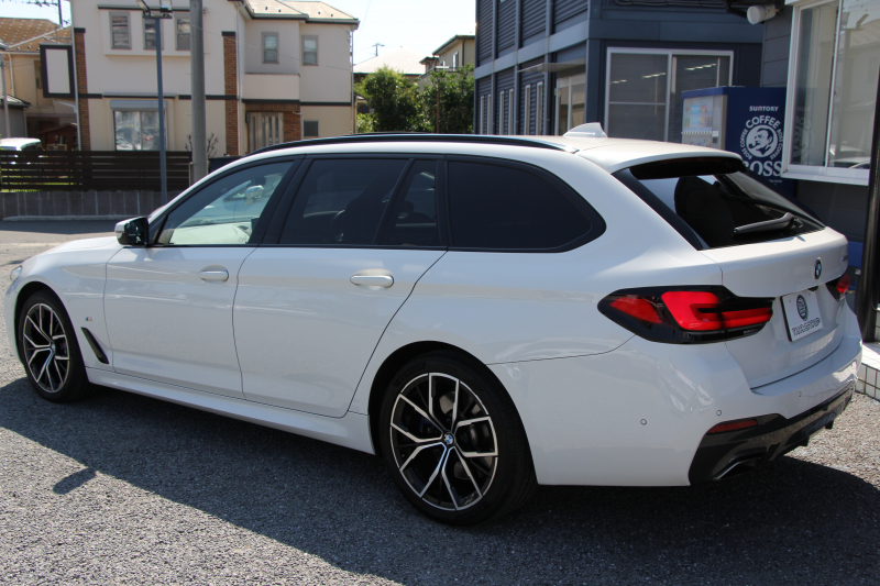 BMW 5シリーズ 530i ﾂｰﾘﾝｸﾞMｽﾎﾟｰﾂ ｾﾚｸﾄP 後期 1ｵﾅ 高出力 252馬力 ﾊﾟﾉﾗﾏｻﾝﾙｰﾌ 全席ﾋｰﾀｰ黒革 ﾊｰﾏﾝｶｰﾄﾞﾝｻﾗｳﾝﾄﾞｱﾀﾞﾌﾟﾃｨﾌﾞｻｽ Mspﾌﾞﾚｰｷ ｻﾝﾌﾟﾛﾃｸｼｮﾝｶﾞﾗｽ 渋滞ﾊﾝｽﾞｵﾌ 追従ACC HUD LEDﾍｯﾄﾞﾗｲﾄ 360度ｶﾒﾗ ｱｯﾌﾟﾙｶｰﾌﾟﾚｲ 2年保証