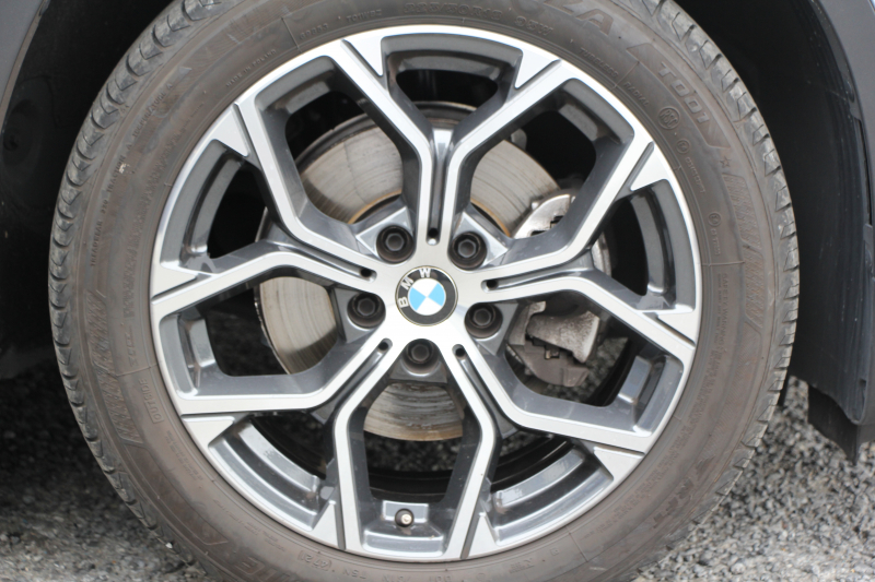 BMW X1 Xdrive18d Xﾗｲﾝ ﾊｲﾗｲﾝ 後期 1ｵｰﾅ 真珠色 ｺﾝﾌｫｰﾄP 追従ACC ﾋｰﾀｰ茶革 LEDﾍｯﾄﾞﾗｲﾄ&ﾃｰﾙ ﾜｲﾔﾚｽ充電 ｽﾗｲﾃﾞｨﾝｸﾞﾘｱｼｰﾄ ﾀｯﾁ画面HDDﾅﾋﾞPｱｼｽﾄ 電動Rｹﾞｰﾄ 衝突軽減ﾌﾞﾚｰｷ 車線逸脱警告 歩行者警告 2年保証