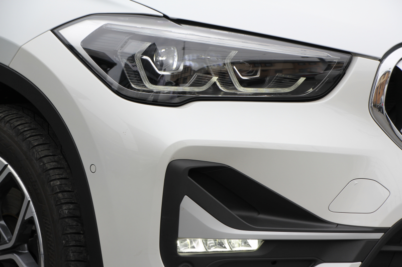BMW X1 Xdrive18d Xﾗｲﾝ ﾊｲﾗｲﾝ 後期 1ｵｰﾅ 真珠色 ｺﾝﾌｫｰﾄP 追従ACC ﾋｰﾀｰ茶革 LEDﾍｯﾄﾞﾗｲﾄ&ﾃｰﾙ ﾜｲﾔﾚｽ充電 ｽﾗｲﾃﾞｨﾝｸﾞﾘｱｼｰﾄ ﾀｯﾁ画面HDDﾅﾋﾞPｱｼｽﾄ 電動Rｹﾞｰﾄ 衝突軽減ﾌﾞﾚｰｷ 車線逸脱警告 歩行者警告 2年保証