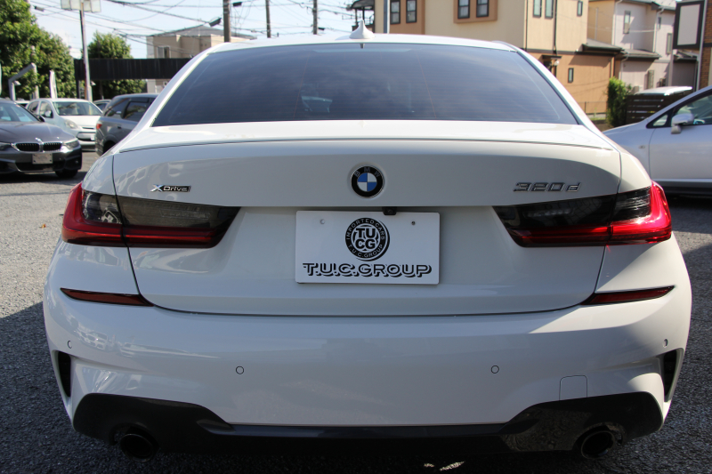 BMW 3シリーズ 320d Xdrive Mｽﾎﾟｰﾂ ｴﾃﾞｨｼｮﾝｻﾝﾗｲｽﾞ限定車 ﾋｰﾀｰ黒革 ﾚｰｻﾞｰﾗｲﾄ ｱﾀﾞﾌﾟﾃｨﾌﾞMｻｽ 専用19AW 渋滞ﾊﾝｽﾞｵﾌ Mﾘｱｽﾎﾟｲﾗｰ Mｼｰﾄﾍﾞﾙﾄ 追従ACC ｽﾃｱﾘﾝｸﾞｻﾎﾟｰﾄ BMWﾗｲﾌﾞｺｯｸﾋﾟｯﾄﾞｱｯﾌﾟﾙｶｰﾌﾟﾚｲ ﾜｲﾔﾚｽ充電 2年保証