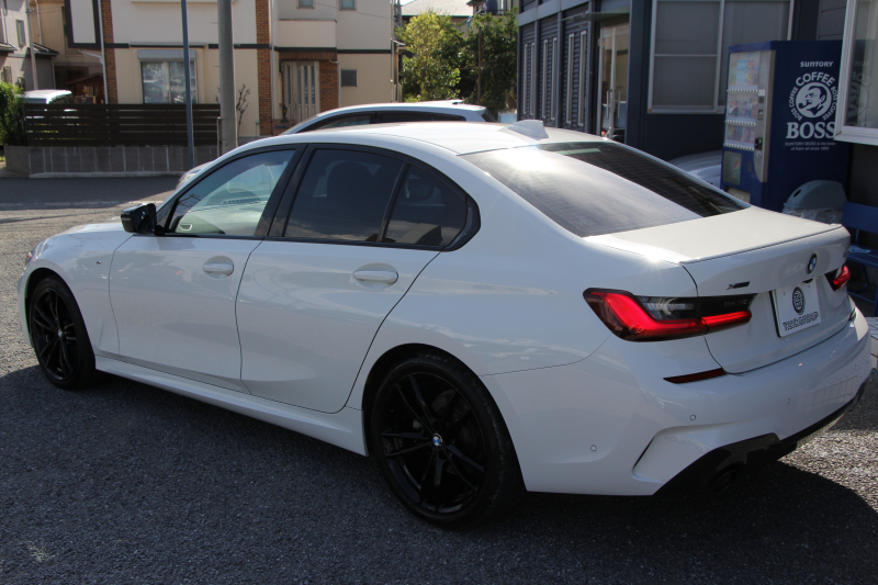 BMW 3シリーズ 320d Xdrive Mｽﾎﾟｰﾂ ｴﾃﾞｨｼｮﾝｻﾝﾗｲｽﾞ限定車 ﾋｰﾀｰ黒革 ﾚｰｻﾞｰﾗｲﾄ ｱﾀﾞﾌﾟﾃｨﾌﾞMｻｽ 専用19AW 渋滞ﾊﾝｽﾞｵﾌ Mﾘｱｽﾎﾟｲﾗｰ Mｼｰﾄﾍﾞﾙﾄ 追従ACC ｽﾃｱﾘﾝｸﾞｻﾎﾟｰﾄ BMWﾗｲﾌﾞｺｯｸﾋﾟｯﾄﾞｱｯﾌﾟﾙｶｰﾌﾟﾚｲ ﾜｲﾔﾚｽ充電 2年保証