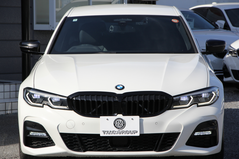 BMW 3シリーズ 320d Xdrive Mｽﾎﾟｰﾂ ｴﾃﾞｨｼｮﾝｻﾝﾗｲｽﾞ限定車 ﾋｰﾀｰ黒革 ﾚｰｻﾞｰﾗｲﾄ ｱﾀﾞﾌﾟﾃｨﾌﾞMｻｽ 専用19AW 渋滞ﾊﾝｽﾞｵﾌ Mﾘｱｽﾎﾟｲﾗｰ Mｼｰﾄﾍﾞﾙﾄ 追従ACC ｽﾃｱﾘﾝｸﾞｻﾎﾟｰﾄ BMWﾗｲﾌﾞｺｯｸﾋﾟｯﾄﾞｱｯﾌﾟﾙｶｰﾌﾟﾚｲ ﾜｲﾔﾚｽ充電 2年保証