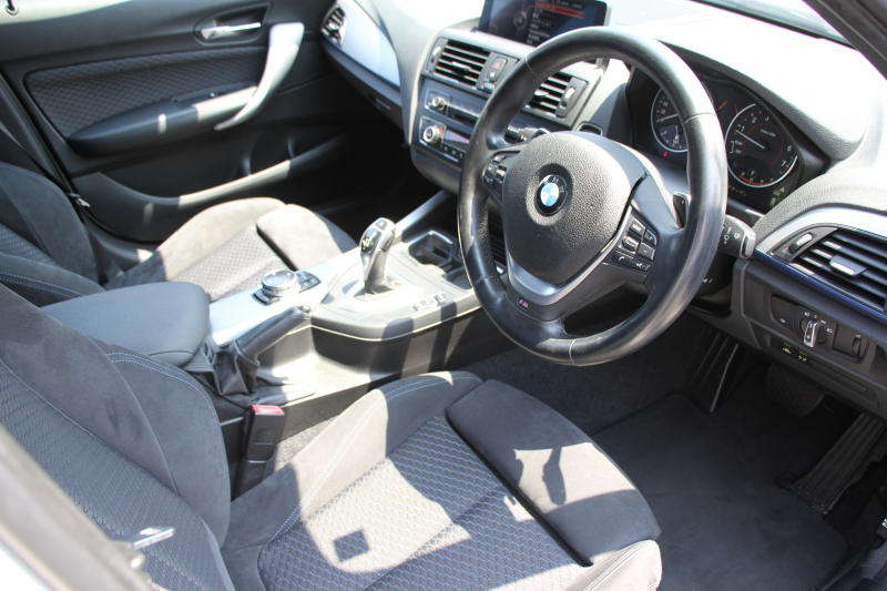 BMW 1シリーズ M135i ﾊﾟｰｷﾝｸﾞｻﾎﾟｰﾄP 直6ﾀｰﾎﾞ320馬力 ｱﾀﾞﾌﾟﾃｨﾌﾞMｻｽ ﾄﾞﾗｲﾋﾞﾝｸﾞｱｼｽﾄ 衝突軽減ﾌﾞﾚｰｷ 車線逸脱警告 歩行者警告 ﾀｯﾁﾊﾟｯﾄﾞ対応HDDﾅﾋﾞBｶﾒﾗ 専用ｴｱﾛ 18AW 専用ﾌﾞﾚｰｷ 左右独立ｵｰﾄｴｱｺﾝ ﾊﾟﾄﾞﾙｼﾌﾄ 8速AT 2年保証