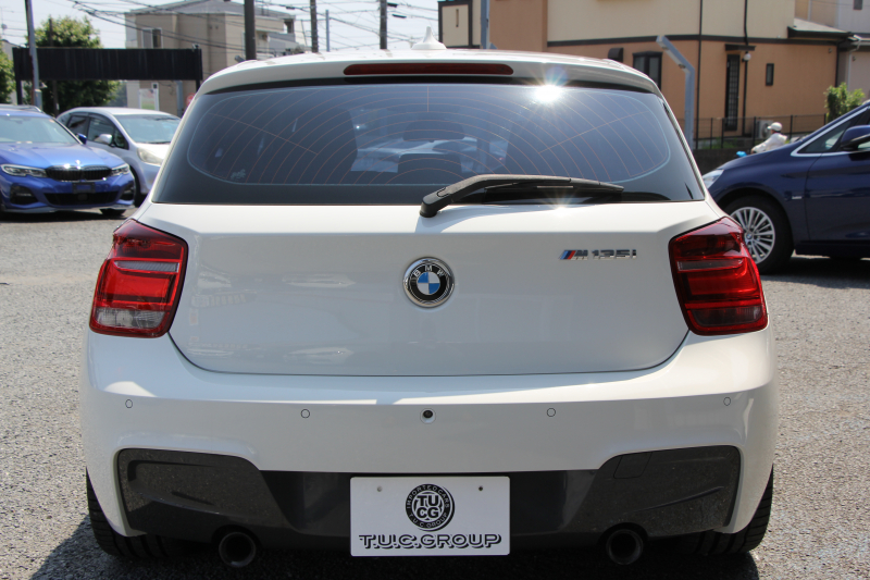 BMW 1シリーズ M135i ﾊﾟｰｷﾝｸﾞｻﾎﾟｰﾄP 直6ﾀｰﾎﾞ320馬力 ｱﾀﾞﾌﾟﾃｨﾌﾞMｻｽ ﾄﾞﾗｲﾋﾞﾝｸﾞｱｼｽﾄ 衝突軽減ﾌﾞﾚｰｷ 車線逸脱警告 歩行者警告 ﾀｯﾁﾊﾟｯﾄﾞ対応HDDﾅﾋﾞBｶﾒﾗ 専用ｴｱﾛ 18AW 専用ﾌﾞﾚｰｷ 左右独立ｵｰﾄｴｱｺﾝ ﾊﾟﾄﾞﾙｼﾌﾄ 8速AT 2年保証