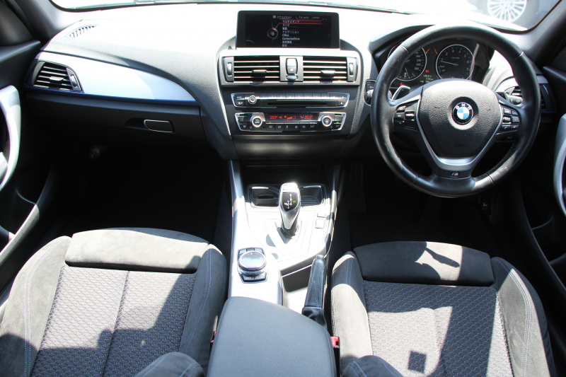 BMW 1シリーズ M135i ﾊﾟｰｷﾝｸﾞｻﾎﾟｰﾄP 直6ﾀｰﾎﾞ320馬力 ｱﾀﾞﾌﾟﾃｨﾌﾞMｻｽ ﾄﾞﾗｲﾋﾞﾝｸﾞｱｼｽﾄ 衝突軽減ﾌﾞﾚｰｷ 車線逸脱警告 歩行者警告 ﾀｯﾁﾊﾟｯﾄﾞ対応HDDﾅﾋﾞBｶﾒﾗ 専用ｴｱﾛ 18AW 専用ﾌﾞﾚｰｷ 左右独立ｵｰﾄｴｱｺﾝ ﾊﾟﾄﾞﾙｼﾌﾄ 8速AT 2年保証