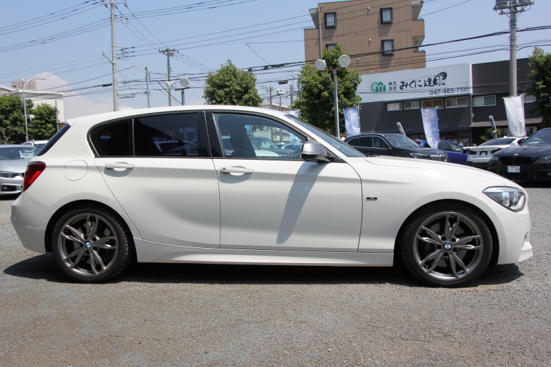 BMW 1シリーズ M135i ﾊﾟｰｷﾝｸﾞｻﾎﾟｰﾄP 直6ﾀｰﾎﾞ320馬力 ｱﾀﾞﾌﾟﾃｨﾌﾞMｻｽ ﾄﾞﾗｲﾋﾞﾝｸﾞｱｼｽﾄ 衝突軽減ﾌﾞﾚｰｷ 車線逸脱警告 歩行者警告 ﾀｯﾁﾊﾟｯﾄﾞ対応HDDﾅﾋﾞBｶﾒﾗ 専用ｴｱﾛ 18AW 専用ﾌﾞﾚｰｷ 左右独立ｵｰﾄｴｱｺﾝ ﾊﾟﾄﾞﾙｼﾌﾄ 8速AT 2年保証
