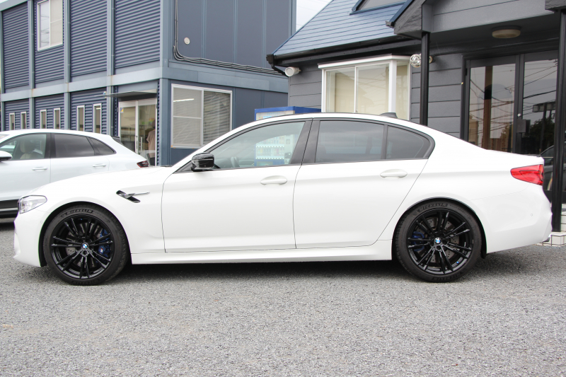 BMW Mシリーズ M5 ｺﾝﾌｫｰﾄP 4WD 600馬力 Mxdrive ﾌﾙﾚｻﾞｰﾒﾘﾉｲﾝﾃﾘｱ ｱﾗｺﾞﾝﾌﾞﾗｳﾝ V8ﾂｲﾝﾀｰﾎﾞﾃﾞｨｽﾌﾟﾚｲｷｰ ﾏｯｻｰｼﾞﾍﾞﾝﾁﾚｰｼｮﾝ 全席ﾋｰﾀｰ ﾊｰﾏﾝｶｰﾄﾞﾝ ｽﾃｱﾘﾝｸﾞﾋｰﾀｰ 追従ACC HUD 360度ｶﾒﾗ LEDﾍｯﾄﾞﾗｲﾄ ﾀｯﾁ画面ﾅﾋﾞｿﾌﾄｸﾛｰｽﾞﾄﾞｱ 2年保証