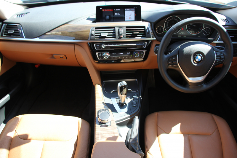 BMW 3シリーズ 320d Xdrive ｸﾞﾗﾝﾂｰﾘｽﾓ ﾗｸﾞｼﾞｭｱﾘｰ LCI後期 4WD ﾋｰﾀｰ茶革 LEDﾍｯﾄﾞﾗｲﾄ &ﾃｰﾙ 追従ACC ﾚｰﾝﾁｪﾝｼﾞ警告 衝突軽減ﾌﾞﾚｰｷ ﾄｯﾌﾟﾋﾞｭｰ&ｻｲﾄﾞﾋﾞｭｰｶﾒﾗ ﾀｯﾁ画面HDDﾅﾋﾞ電動ﾄﾗﾝｸ ｽﾏｰﾄｵｰﾌﾟﾝ&ｸﾛｰｽﾞｸﾛｰﾑﾗｲﾝ 2年保証