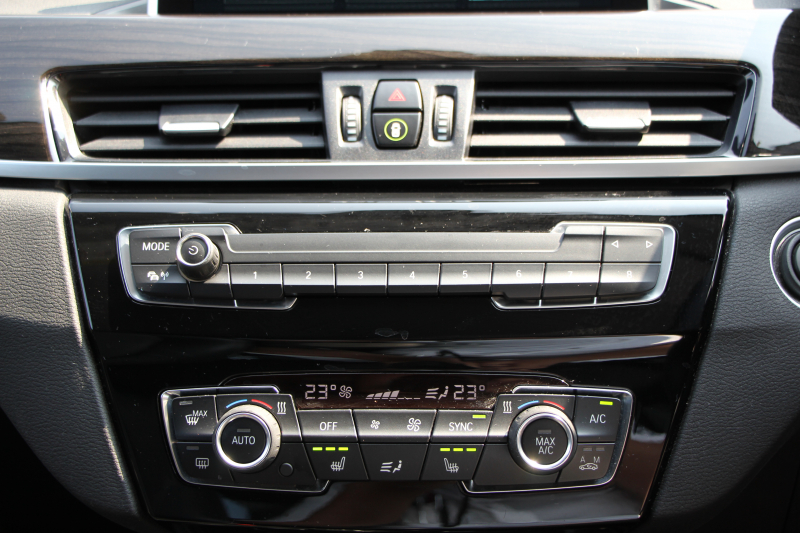 BMW X1 Xdrive18d Xﾗｲﾝ ﾊｲﾗｲﾝ ｺﾝﾌｫｰﾄP 中期ﾓﾃﾞﾙ 新ﾒｰﾀｰ 新ﾃﾞｻﾞｲﾝ黒革ｼｰﾄ 追従ACC HUD 変更後ﾀｯﾁ画面HDDﾅﾋﾞPｱｼｽﾄ Bｶﾒﾗ 新ﾙｰﾑﾐﾗｰ 電動ﾘｱｹﾞｰﾄ 衝突軽減ﾌﾞﾚｰｷ 車線逸脱警告 歩行者警告 ｱﾝﾋﾞｴﾝﾄﾗｲﾄ ｽﾏｰﾄｷｰ 2年保証