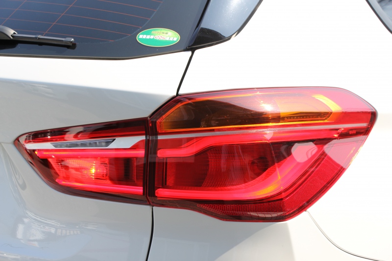 BMW X1 Xdrive18d Xﾗｲﾝ ﾊｲﾗｲﾝ ｺﾝﾌｫｰﾄP 中期ﾓﾃﾞﾙ 新ﾒｰﾀｰ 新ﾃﾞｻﾞｲﾝ黒革ｼｰﾄ 追従ACC HUD 変更後ﾀｯﾁ画面HDDﾅﾋﾞPｱｼｽﾄ Bｶﾒﾗ 新ﾙｰﾑﾐﾗｰ 電動ﾘｱｹﾞｰﾄ 衝突軽減ﾌﾞﾚｰｷ 車線逸脱警告 歩行者警告 ｱﾝﾋﾞｴﾝﾄﾗｲﾄ ｽﾏｰﾄｷｰ 2年保証