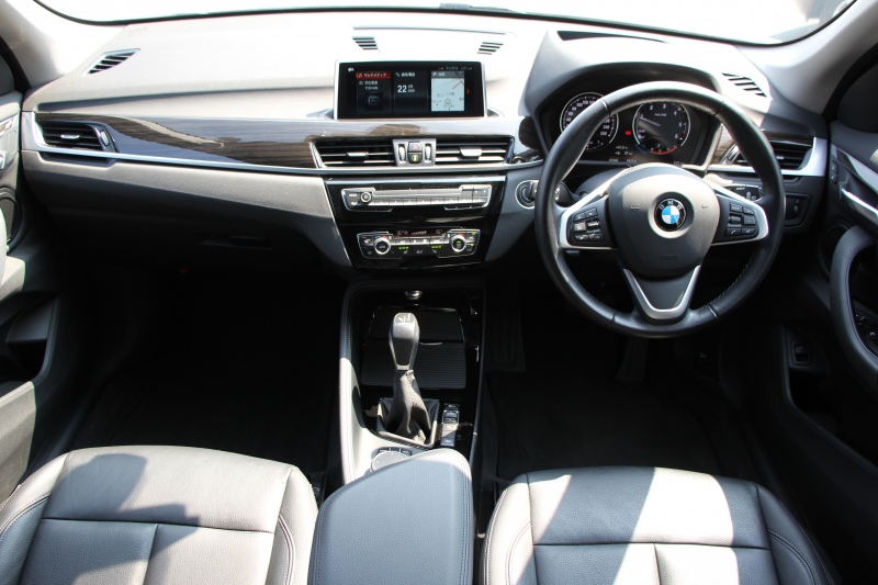 BMW X1 Xdrive18d Xﾗｲﾝ ﾊｲﾗｲﾝ ｺﾝﾌｫｰﾄP 中期ﾓﾃﾞﾙ 新ﾒｰﾀｰ 新ﾃﾞｻﾞｲﾝ黒革ｼｰﾄ 追従ACC HUD 変更後ﾀｯﾁ画面HDDﾅﾋﾞPｱｼｽﾄ Bｶﾒﾗ 新ﾙｰﾑﾐﾗｰ 電動ﾘｱｹﾞｰﾄ 衝突軽減ﾌﾞﾚｰｷ 車線逸脱警告 歩行者警告 ｱﾝﾋﾞｴﾝﾄﾗｲﾄ ｽﾏｰﾄｷｰ 2年保証