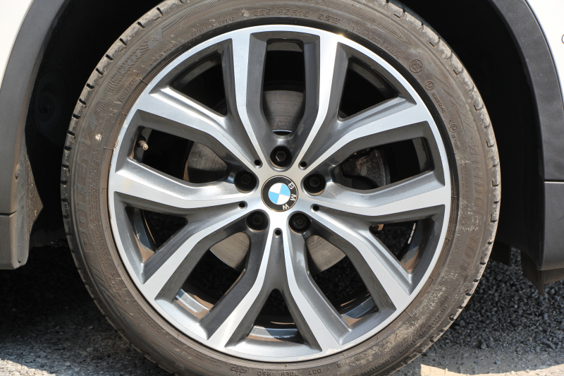 BMW X1 Xdrive18d Xﾗｲﾝ ﾊｲﾗｲﾝ ｺﾝﾌｫｰﾄP 中期ﾓﾃﾞﾙ 新ﾒｰﾀｰ 新ﾃﾞｻﾞｲﾝ黒革ｼｰﾄ 追従ACC HUD 変更後ﾀｯﾁ画面HDDﾅﾋﾞPｱｼｽﾄ Bｶﾒﾗ 新ﾙｰﾑﾐﾗｰ 電動ﾘｱｹﾞｰﾄ 衝突軽減ﾌﾞﾚｰｷ 車線逸脱警告 歩行者警告 ｱﾝﾋﾞｴﾝﾄﾗｲﾄ ｽﾏｰﾄｷｰ 2年保証