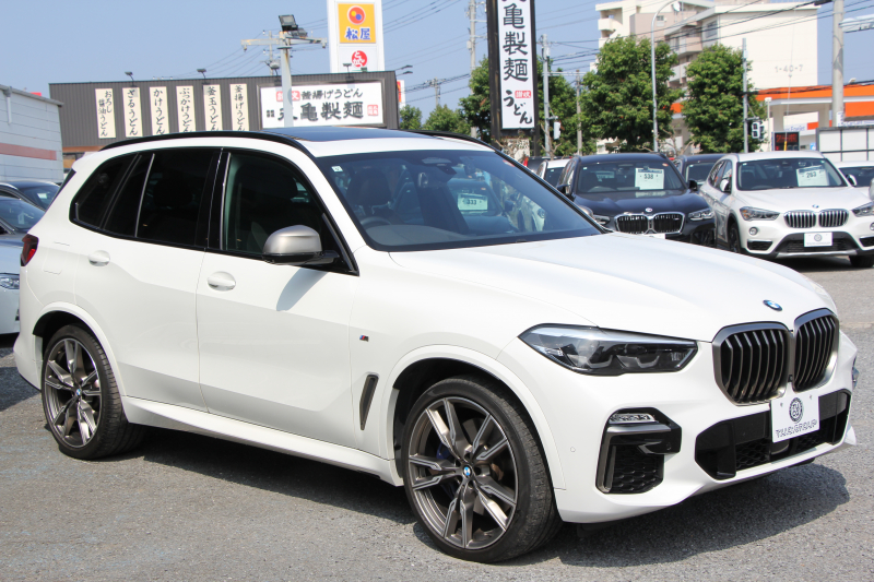 BMW X5 M50i ﾄﾞﾗｲﾋﾞﾝｸﾞﾀﾞｲﾅﾐｸｽP V8ﾂｲﾝﾀｰﾎﾞ530馬力 ﾊﾟﾉﾗﾏｻﾝﾙｰﾌ 全席ﾋｰﾀｰ黒革 ﾊｰﾏﾝｶｰﾄﾞﾝｻｳﾝﾄﾞ22AW ｱﾀﾞﾌﾟﾃｨﾌﾞMｻｽ 追従ACC HUD 渋滞ﾊﾝｽﾞｵﾌ 360度ｶﾒﾗ ﾀｯﾁ画面HDDﾅﾋﾞTV ｱｯﾌﾟﾙｶｰﾌﾟﾚｲ LEDﾍｯﾄﾞﾗｲﾄ ｴｱｻｽ 2年保証
