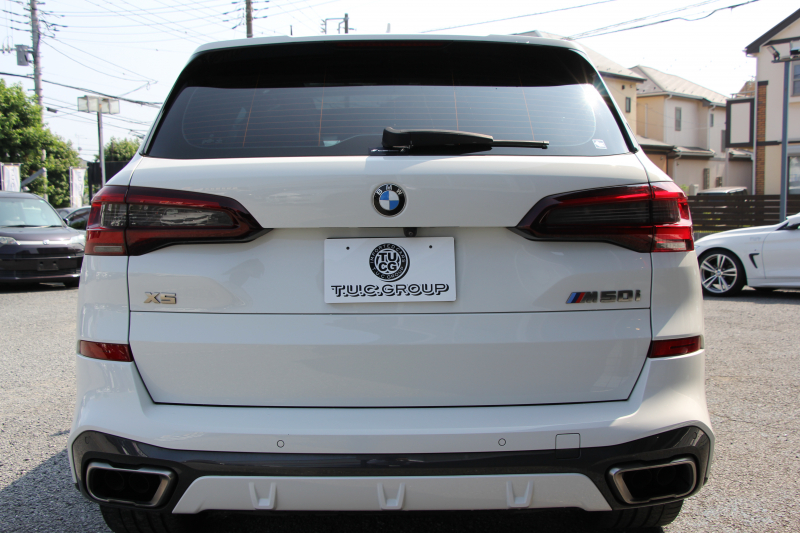 BMW X5 M50i ﾄﾞﾗｲﾋﾞﾝｸﾞﾀﾞｲﾅﾐｸｽP V8ﾂｲﾝﾀｰﾎﾞ530馬力 ﾊﾟﾉﾗﾏｻﾝﾙｰﾌ 全席ﾋｰﾀｰ黒革 ﾊｰﾏﾝｶｰﾄﾞﾝｻｳﾝﾄﾞ22AW ｱﾀﾞﾌﾟﾃｨﾌﾞMｻｽ 追従ACC HUD 渋滞ﾊﾝｽﾞｵﾌ 360度ｶﾒﾗ ﾀｯﾁ画面HDDﾅﾋﾞTV ｱｯﾌﾟﾙｶｰﾌﾟﾚｲ LEDﾍｯﾄﾞﾗｲﾄ ｴｱｻｽ 2年保証