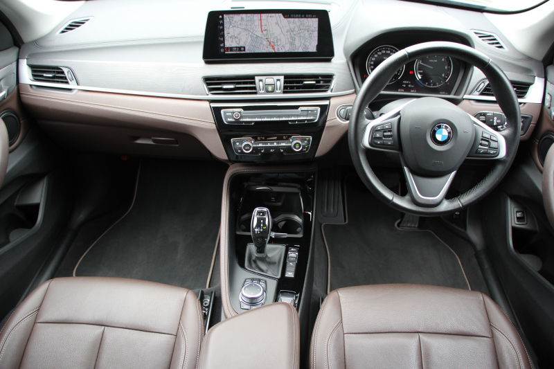 BMW X1 Xdrive18d Xﾗｲﾝ ﾊｲﾗｲﾝ ｺﾝﾌｫｰﾄP 後期 追従ACC ﾋｰﾀｰ茶革 LEDﾍｯﾄﾞﾗｲﾄ&ﾃｰﾙ ﾜｲﾔﾚｽ充電 ｽﾗｲﾃﾞｨﾝｸﾞﾘｱｼｰﾄ ﾀｯﾁ画面HDDﾅﾋﾞPｱｼｽﾄ 電動ﾘｱｹﾞｰﾄ 衝突軽減ﾌﾞﾚｰｷ 車線逸脱警告 歩行者警告 18AW 2年保証