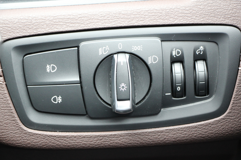 BMW X1 Xdrive18d Xﾗｲﾝ ﾊｲﾗｲﾝ ｺﾝﾌｫｰﾄP 後期 追従ACC ﾋｰﾀｰ茶革 LEDﾍｯﾄﾞﾗｲﾄ&ﾃｰﾙ ﾜｲﾔﾚｽ充電 ｽﾗｲﾃﾞｨﾝｸﾞﾘｱｼｰﾄ ﾀｯﾁ画面HDDﾅﾋﾞPｱｼｽﾄ 電動ﾘｱｹﾞｰﾄ 衝突軽減ﾌﾞﾚｰｷ 車線逸脱警告 歩行者警告 18AW 2年保証