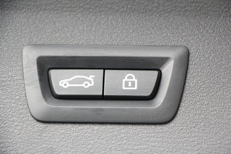 BMW X1 Xdrive18d Xﾗｲﾝ ﾊｲﾗｲﾝ ｺﾝﾌｫｰﾄP 後期 追従ACC ﾋｰﾀｰ茶革 LEDﾍｯﾄﾞﾗｲﾄ&ﾃｰﾙ ﾜｲﾔﾚｽ充電 ｽﾗｲﾃﾞｨﾝｸﾞﾘｱｼｰﾄ ﾀｯﾁ画面HDDﾅﾋﾞPｱｼｽﾄ 電動ﾘｱｹﾞｰﾄ 衝突軽減ﾌﾞﾚｰｷ 車線逸脱警告 歩行者警告 18AW 2年保証