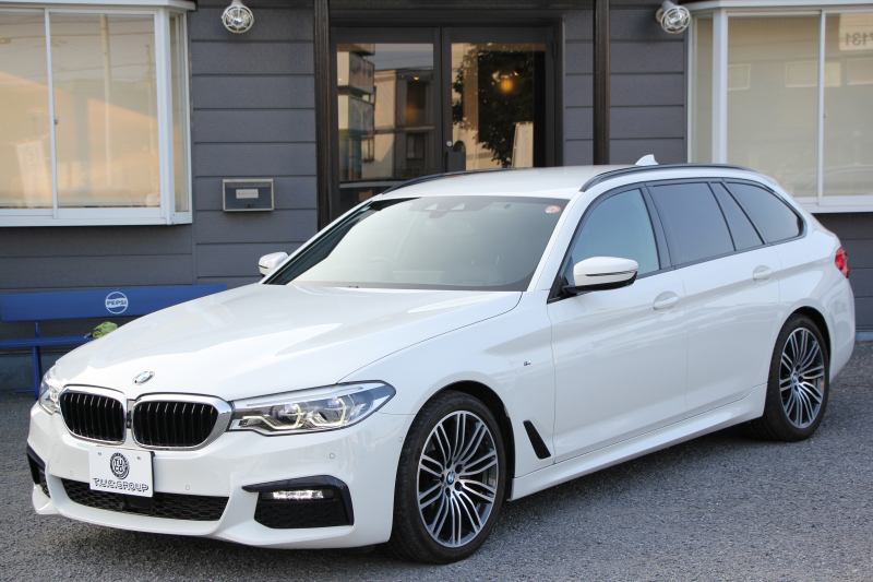 BMW 5シリーズ 523i ﾂｰﾘﾝｸﾞMｽﾎﾟｰﾂ ﾊｲﾗｲﾝ 中期 型式変更後｢3BA-JT20T｣NEWｲﾝﾃﾘｱ 新HDDﾅﾋﾞｱｯﾌﾟﾙｶｰﾌﾟﾚｲ BMWﾗｲﾌﾞｺｯｸﾋﾟｯﾄ 全席ﾋｰﾀｰ黒革 追従ACC LEDﾍｯﾄﾞﾗｲﾄ ｵｰﾄﾊｲﾋﾞｰﾑ 360度ｶﾒﾗ 電動ﾘｱｹﾞｰﾄ ｽﾃｱﾘﾝｸﾞｻﾎﾟｰﾄ 2年保証
