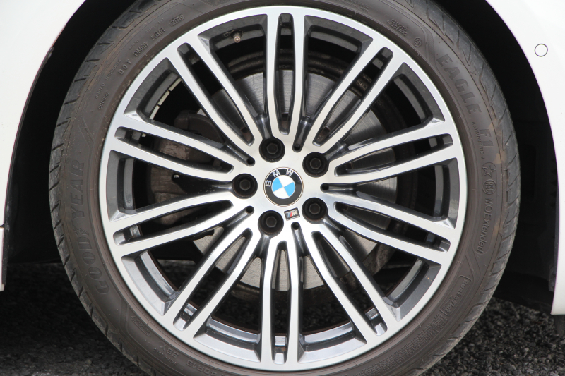 BMW 5シリーズ 523i ﾂｰﾘﾝｸﾞMｽﾎﾟｰﾂ ﾊｲﾗｲﾝ 中期 型式変更後｢3BA-JT20T｣NEWｲﾝﾃﾘｱ 新HDDﾅﾋﾞｱｯﾌﾟﾙｶｰﾌﾟﾚｲ BMWﾗｲﾌﾞｺｯｸﾋﾟｯﾄ 全席ﾋｰﾀｰ黒革 追従ACC LEDﾍｯﾄﾞﾗｲﾄ ｵｰﾄﾊｲﾋﾞｰﾑ 360度ｶﾒﾗ 電動ﾘｱｹﾞｰﾄ ｽﾃｱﾘﾝｸﾞｻﾎﾟｰﾄ 2年保証