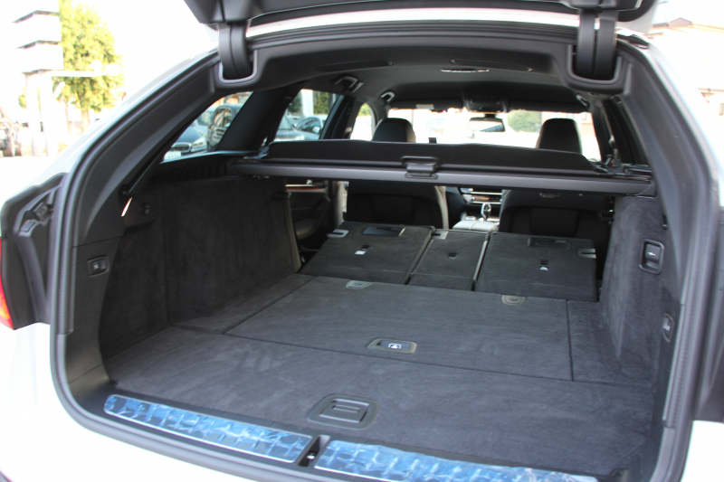 BMW 5シリーズ 523i ﾂｰﾘﾝｸﾞMｽﾎﾟｰﾂ ﾊｲﾗｲﾝ 中期 型式変更後｢3BA-JT20T｣NEWｲﾝﾃﾘｱ 新HDDﾅﾋﾞｱｯﾌﾟﾙｶｰﾌﾟﾚｲ BMWﾗｲﾌﾞｺｯｸﾋﾟｯﾄ 全席ﾋｰﾀｰ黒革 追従ACC LEDﾍｯﾄﾞﾗｲﾄ ｵｰﾄﾊｲﾋﾞｰﾑ 360度ｶﾒﾗ 電動ﾘｱｹﾞｰﾄ ｽﾃｱﾘﾝｸﾞｻﾎﾟｰﾄ 2年保証