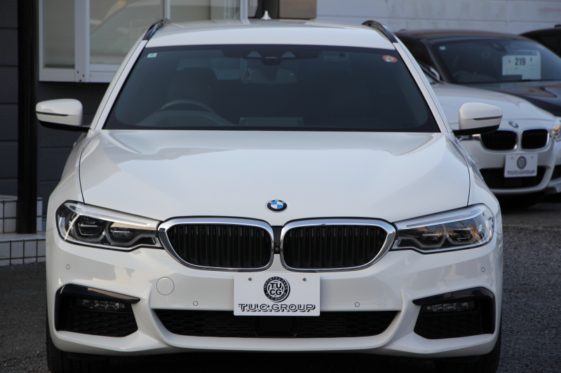 BMW 5シリーズ 523i ﾂｰﾘﾝｸﾞMｽﾎﾟｰﾂ ﾊｲﾗｲﾝ 中期 型式変更後｢3BA-JT20T｣NEWｲﾝﾃﾘｱ 新HDDﾅﾋﾞｱｯﾌﾟﾙｶｰﾌﾟﾚｲ BMWﾗｲﾌﾞｺｯｸﾋﾟｯﾄ 全席ﾋｰﾀｰ黒革 追従ACC LEDﾍｯﾄﾞﾗｲﾄ ｵｰﾄﾊｲﾋﾞｰﾑ 360度ｶﾒﾗ 電動ﾘｱｹﾞｰﾄ ｽﾃｱﾘﾝｸﾞｻﾎﾟｰﾄ 2年保証