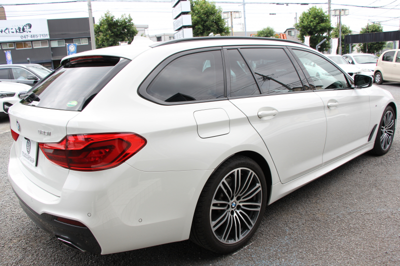 BMW 5シリーズ 523i ﾂｰﾘﾝｸﾞMｽﾎﾟｰﾂ ﾊｲﾗｲﾝ 中期 型式変更後｢3BA-JT20T｣NEWｲﾝﾃﾘｱ 新HDDﾅﾋﾞｱｯﾌﾟﾙｶｰﾌﾟﾚｲ BMWﾗｲﾌﾞｺｯｸﾋﾟｯﾄ 全席ﾋｰﾀｰ黒革 追従ACC LEDﾍｯﾄﾞﾗｲﾄ ｵｰﾄﾊｲﾋﾞｰﾑ 360度ｶﾒﾗ 電動ﾘｱｹﾞｰﾄ ｽﾃｱﾘﾝｸﾞｻﾎﾟｰﾄ 2年保証