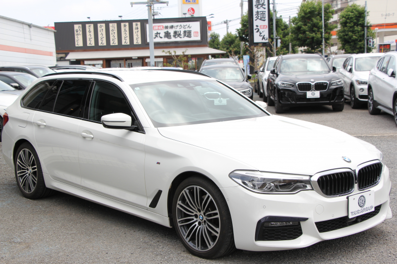 BMW 5シリーズ 523i ﾂｰﾘﾝｸﾞMｽﾎﾟｰﾂ ﾊｲﾗｲﾝ 中期 型式変更後｢3BA-JT20T｣NEWｲﾝﾃﾘｱ 新HDDﾅﾋﾞｱｯﾌﾟﾙｶｰﾌﾟﾚｲ BMWﾗｲﾌﾞｺｯｸﾋﾟｯﾄ 全席ﾋｰﾀｰ黒革 追従ACC LEDﾍｯﾄﾞﾗｲﾄ ｵｰﾄﾊｲﾋﾞｰﾑ 360度ｶﾒﾗ 電動ﾘｱｹﾞｰﾄ ｽﾃｱﾘﾝｸﾞｻﾎﾟｰﾄ 2年保証