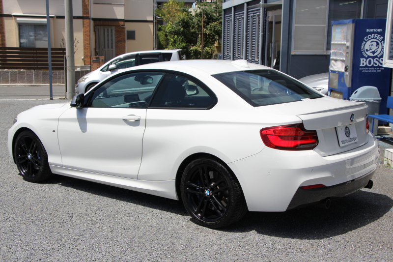 BMW 2シリーズ M240i ｸｰﾍﾟ後期 B58新ｴﾝｼﾞﾝ 直6ﾀｰﾎﾞ340馬力 追従ACC LEDﾍｯﾄﾞﾗｲﾄ LEDﾃｰﾙ ｼｰﾄﾋｰﾀｰ ｼﾞｪｯﾄﾌﾞﾗｯｸ19AW ｱﾀﾞﾌﾟﾃｨﾌﾞMｻｽ 専用ﾌﾞﾚｰｷ ﾀｯﾁ画面HDDﾅﾋﾞPｱｼｽﾄ ﾊﾟﾄﾞﾙｼﾌﾄ 8速AT 衝突軽減ﾌﾞﾚｰｷ 車線逸脱&歩行者警告 2年保証