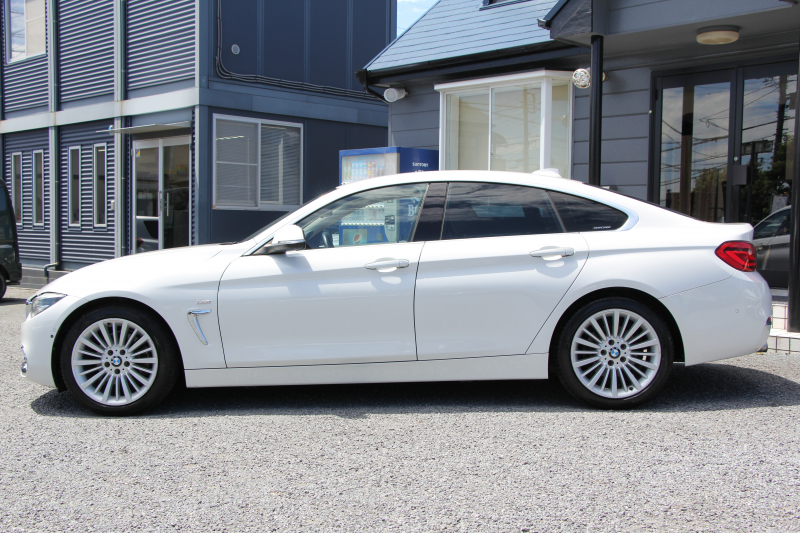 BMW 4シリーズ 420i ｸﾞﾗﾝｸｰﾍﾟﾗｸﾞｼﾞｭｱﾘｰ 後期 1ｵｰﾅ  真珠色 ﾋｰﾀｰ付ﾍﾞｰｼﾞｭﾚｻﾞｰ 液晶ﾒｰﾀｰ LEDﾍｯﾄﾞﾗｲﾄ&ﾃｰﾙ 追従ACC ﾚｰﾝﾁｪﾝｼﾞ警告 ﾌﾙｾｸﾞTV ﾄｯﾌﾟﾋﾞｭｰｶﾒﾗ ｻｲﾄﾞﾋﾞｭｰｶﾒﾗ Pｱｼｽﾄ ﾀｯﾁ画面HDDﾅﾋﾞ電動ﾄﾗﾝｸ ｽﾏｰﾄｷｰ 2年保証