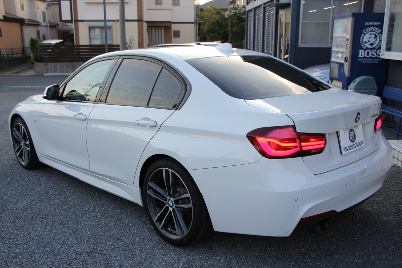 BMW 3シリーズ 320d Mｽﾎﾟｰﾂ ｴﾃﾞｨｼｮﾝｼｬﾄﾞｰ 後期 1300台限定車 ﾋｰﾀｰ黒革 ﾀﾞｰｸLEDﾍｯﾄﾞﾗｲﾄ&ﾃｰﾙ 液晶ﾒｰﾀｰ 追従ACC ﾚｰﾝﾁｪﾝｼﾞ警告 ﾀｯﾁ画面HDDﾅﾋﾞBｶﾒﾗ Bluetooth接続 ｽﾏｰﾄｷｰ 専用19AW 専用ｴｱﾛ ﾊﾟﾄﾞﾙｼﾌﾄ 2年保証