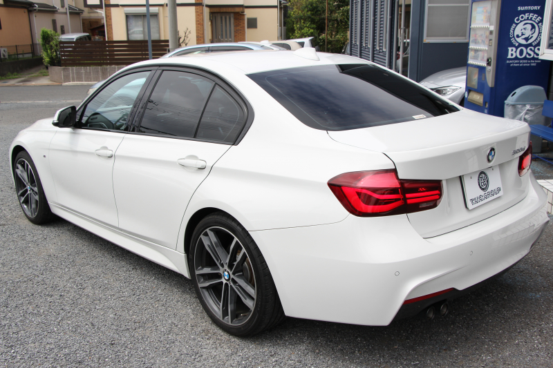 BMW 3シリーズ 320d Mｽﾎﾟｰﾂ ｴﾃﾞｨｼｮﾝｼｬﾄﾞｰ 後期 1300台限定車 ﾋｰﾀｰ黒革 ﾀﾞｰｸLEDﾍｯﾄﾞﾗｲﾄ&ﾃｰﾙ 液晶ﾒｰﾀｰ 追従ACC ﾚｰﾝﾁｪﾝｼﾞ警告 ﾀｯﾁ画面HDDﾅﾋﾞBｶﾒﾗ Bluetooth接続 ｽﾏｰﾄｷｰ 専用19AW 専用ｴｱﾛ ﾊﾟﾄﾞﾙｼﾌﾄ 2年保証