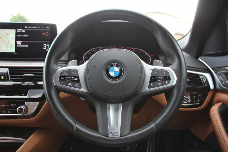 BMW 5シリーズ 530i Mｽﾎﾟｰﾂ 後期 1ｵｰﾅｰ 252馬力 全席ﾋｰﾀｰ茶革 渋滞ﾊﾝｽﾞｵﾌ 360度ｶﾒﾗ 追従ACC ｱﾀﾞﾌﾟﾃｨﾌﾞｻｽ Mspﾌﾞﾚｰｷ BMWﾗｲﾌﾞｺｯｸﾋﾟｯﾄﾞｱｯﾌﾟﾙｶｰﾌﾟﾚｲ ﾀｯﾁ画面HDDﾅﾋﾞTV 電動ﾄﾗﾝｸ LEDﾍｯﾄﾞﾗｲﾄ ｵｰﾄﾊｲﾋﾞｰﾑ 専用ｴｱﾛ 2年保証