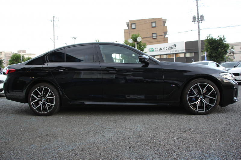 BMW 5シリーズ 530i Mｽﾎﾟｰﾂ 後期 1ｵｰﾅｰ 252馬力 全席ﾋｰﾀｰ茶革 渋滞ﾊﾝｽﾞｵﾌ 360度ｶﾒﾗ 追従ACC ｱﾀﾞﾌﾟﾃｨﾌﾞｻｽ Mspﾌﾞﾚｰｷ BMWﾗｲﾌﾞｺｯｸﾋﾟｯﾄﾞｱｯﾌﾟﾙｶｰﾌﾟﾚｲ ﾀｯﾁ画面HDDﾅﾋﾞTV 電動ﾄﾗﾝｸ LEDﾍｯﾄﾞﾗｲﾄ ｵｰﾄﾊｲﾋﾞｰﾑ 専用ｴｱﾛ 2年保証