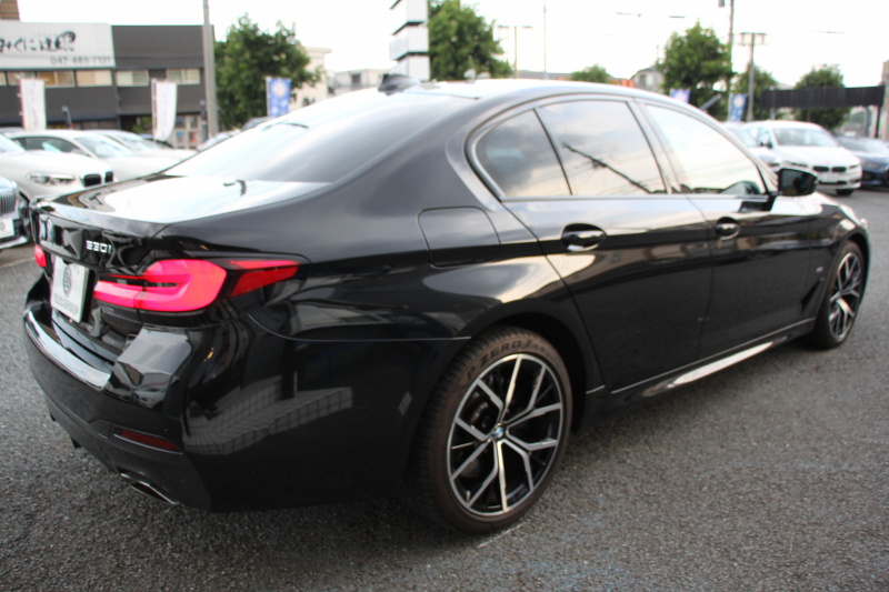 BMW 5シリーズ 530i Mｽﾎﾟｰﾂ 後期 1ｵｰﾅｰ 252馬力 全席ﾋｰﾀｰ茶革 渋滞ﾊﾝｽﾞｵﾌ 360度ｶﾒﾗ 追従ACC ｱﾀﾞﾌﾟﾃｨﾌﾞｻｽ Mspﾌﾞﾚｰｷ BMWﾗｲﾌﾞｺｯｸﾋﾟｯﾄﾞｱｯﾌﾟﾙｶｰﾌﾟﾚｲ ﾀｯﾁ画面HDDﾅﾋﾞTV 電動ﾄﾗﾝｸ LEDﾍｯﾄﾞﾗｲﾄ ｵｰﾄﾊｲﾋﾞｰﾑ 専用ｴｱﾛ 2年保証