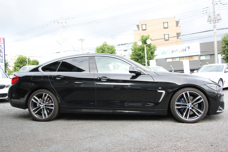BMW 4シリーズ 420i ｸﾞﾗﾝｸｰﾍﾟｲﾝｽﾀｲﾙｽﾎﾟｰﾂ 300台限定車 後期ﾓﾃﾞﾙ ﾋｰﾀｰ黒革 ｱﾀﾞﾌﾟﾃｨﾌﾞMｻｽ 19AW Mspﾌﾞﾚｰｷ HUD 追従ACC 液晶ﾒｰﾀｰ LEDﾍｯﾄﾞﾗｲﾄ&LEDﾃｰﾙ ﾀｯﾁ画面HDDﾅﾋﾞﾌﾙｾｸﾞTV 電動ﾄﾗﾝｸ 衝突軽減ﾌﾞﾚｰｷ 車線逸脱警告 歩行者警告 2年保証