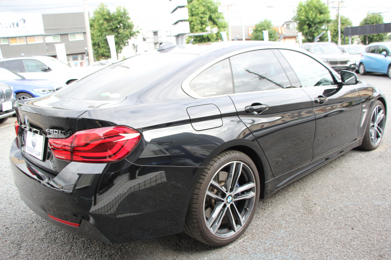 BMW 4シリーズ 420i ｸﾞﾗﾝｸｰﾍﾟｲﾝｽﾀｲﾙｽﾎﾟｰﾂ 300台限定車 後期ﾓﾃﾞﾙ ﾋｰﾀｰ黒革 ｱﾀﾞﾌﾟﾃｨﾌﾞMｻｽ 19AW Mspﾌﾞﾚｰｷ HUD 追従ACC 液晶ﾒｰﾀｰ LEDﾍｯﾄﾞﾗｲﾄ&LEDﾃｰﾙ ﾀｯﾁ画面HDDﾅﾋﾞﾌﾙｾｸﾞTV 電動ﾄﾗﾝｸ 衝突軽減ﾌﾞﾚｰｷ 車線逸脱警告 歩行者警告 2年保証