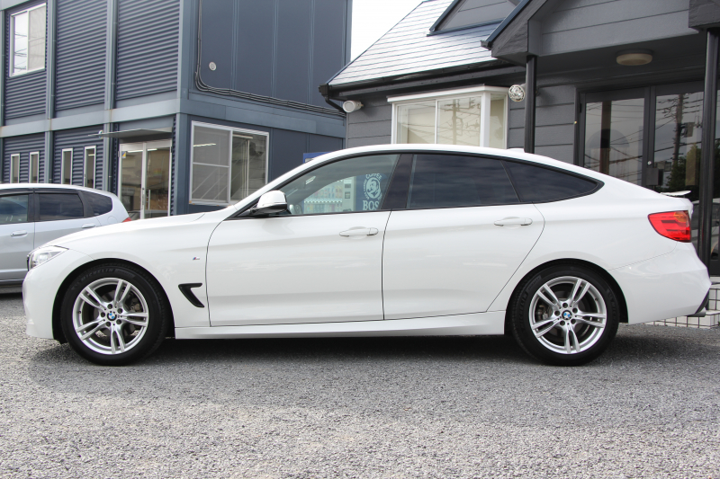 BMW 3シリーズ 320i ｸﾞﾗﾝﾂｰﾘｽﾓ Mｽﾎﾟｰﾂ 追従ACC 衝突軽減ﾌﾞﾚｰｷ 車線逸脱警告 歩行者警告 ﾀｯﾁﾊﾟｯﾄﾞ対応HDDﾅﾋﾞ電動ﾄﾗﾝｸ Mｽﾎﾟｰﾂｴｱﾛ 18AW ﾒﾓﾘｰ付電動ｼｰﾄ ETC2.0 ｽﾏｰﾄｷｰ ﾊﾟﾄﾞﾙｼﾌﾄ 電動ﾘｱｳｲﾝｸﾞ2年保証