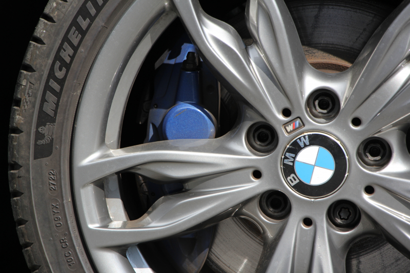 BMW 1シリーズ M140i 後期 340馬力 直6ﾀｰﾎﾞB58新ｴﾝｼﾞﾝ ﾋｰﾀｰ黒革 LEDﾍｯﾄﾞﾗｲﾄ ｱﾀﾞﾌﾟﾃｨﾌﾞMｻｽ 専用ﾌﾞﾚｰｷ 専用18AW HDDﾅﾋﾞ衝突軽減ﾌﾞﾚｰｷ 車線逸脱警告 歩行者警告 ﾌﾞﾚｰｷ付ｸﾙｺﾝ 専用ｴｱﾛ 後輪駆動 8速AT 2年保証